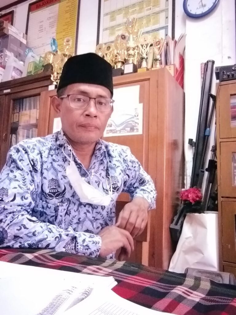 AZIS ISMAIL SD RC PANGGUNG B
